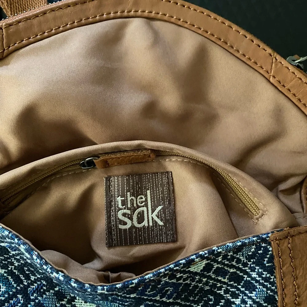 The Sak Handbag LeatherShoulderBag Camel Brown Purse Tote with crochet design - Picture 3 of 3